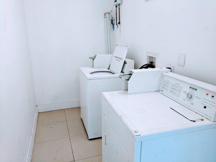 A2 - Endless Summer Vacation Rentals - 3 Bedroom Apartment Close To Casino フォート・ローダーデール エクステリア 写真