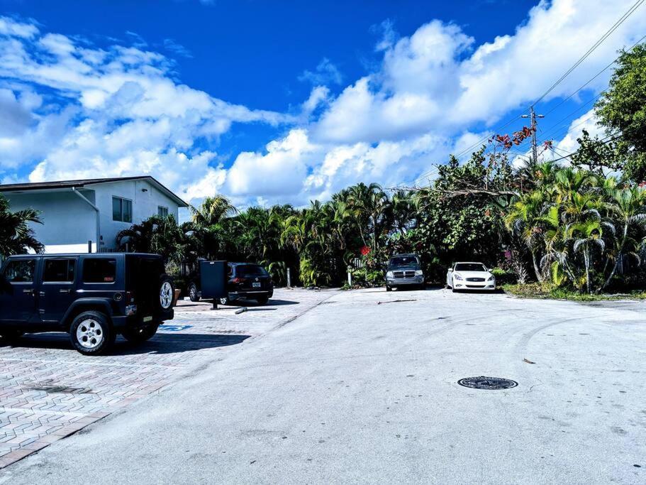 A2 - Endless Summer Vacation Rentals - 3 Bedroom Apartment Close To Casino フォート・ローダーデール エクステリア 写真